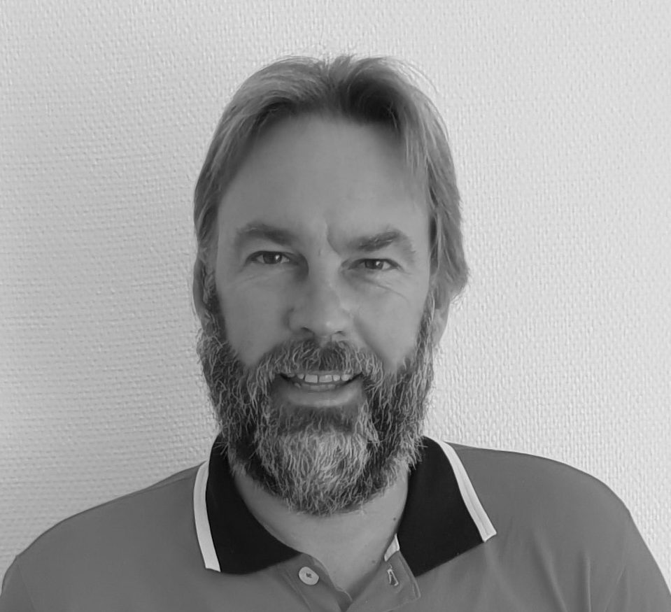 cropped-Fredrik-svartvit-3.jpg